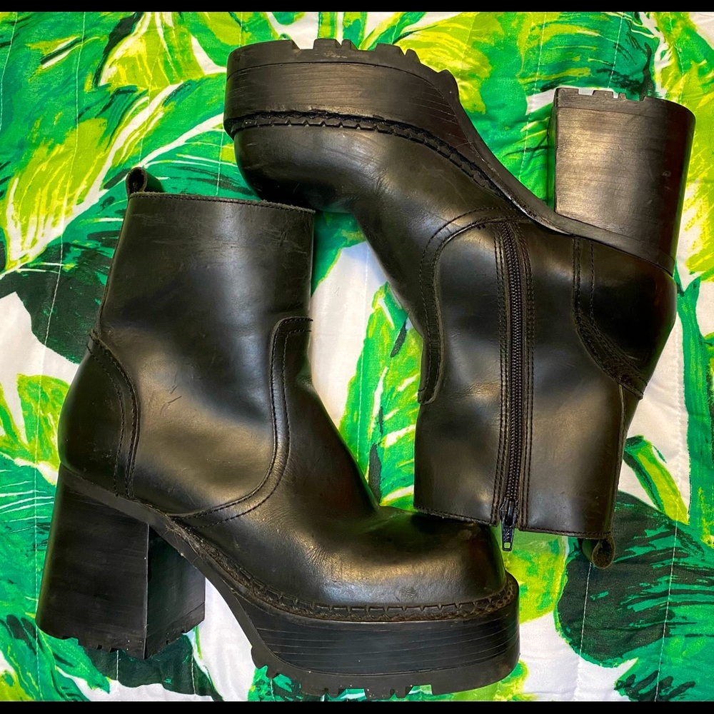 Steve Madden Y2K Vintage Chunky Platform Ankle Boots
